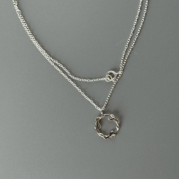 14k Gold Sterling Silver Round Wreath Pedant Necklace - Picture 6 of 17